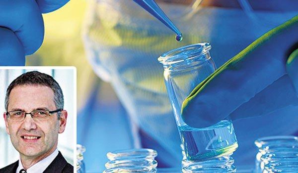 Ο Έλληνας επιστήμονας που κατάφερε να αφοπλίσει τον καρκίνο! Ο Έλληνας επιστήμονας που κατάφερε να αφοπλίσει τον καρκίνο!