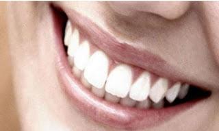 Ελληνίδα επιστήμονας εφηύρε ουσία που αναπλάθει φυσικά τα δόντια!