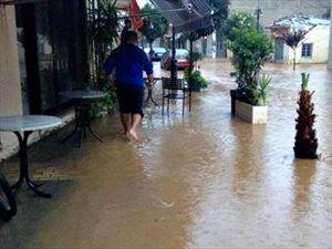 Προβλήματα σε όλη την Ελλάδα από την κακοκαιρία Προβλήματα σε όλη την Ελλάδα από την κακοκαιρία