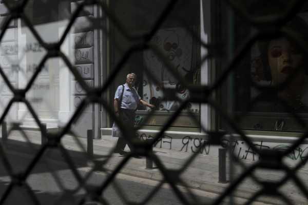 Φόβοι για «κανόνι» από μεγάλη αλυσίδα - Στον αέρα προμηθευτές και εργαζόμενοι