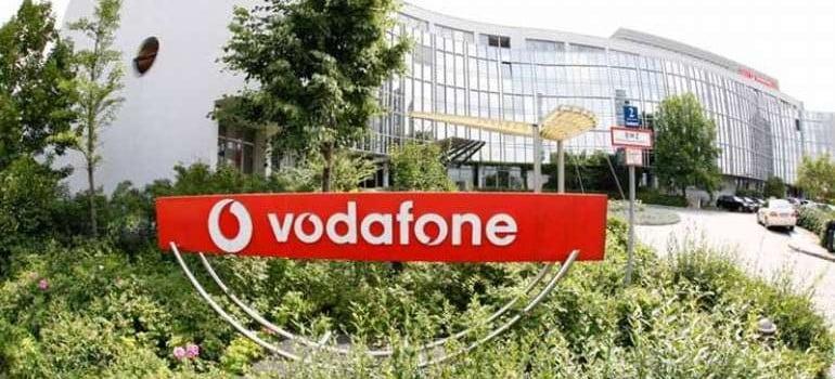 Χάκερς «μπήκαν» σε λογαριασμούς 1.800 πελατών της Vodafone Χάκερς «μπήκαν» σε λογαριασμούς 1.800 πελατών της Vodafone