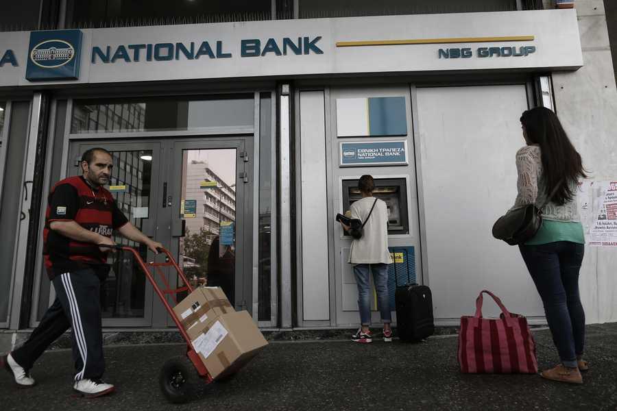 Αλλάζουν τα capital controls με νέο όριο ανάληψης