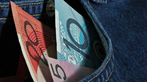 ΔΕΗ και άλλοι πάροχοι επιστρέφουν λεφτά στους λογαριασμούς - Δείτε Δικαιούχουςκαι Διαδιακασία