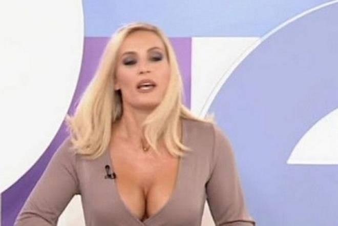 Το live topless της Ελεονώρας Μελέτη