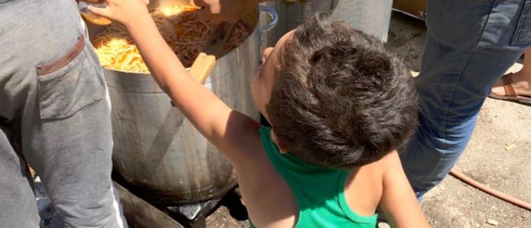 «Αυτό το παιδί ήρθε και ρώτησε πόσο κοστίζει το φαγητό.»