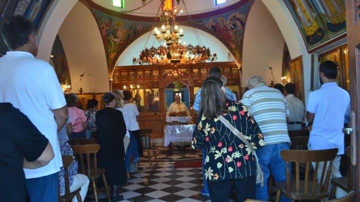 Ρεσιτάλ παπά στη Νάξο - Το BINTEO από την πρώτη Ανάσταση που έγινε viral Ρεσιτάλ παπά στη Νάξο - Το BINTEO από την πρώτη Ανάσταση που έγινε viral