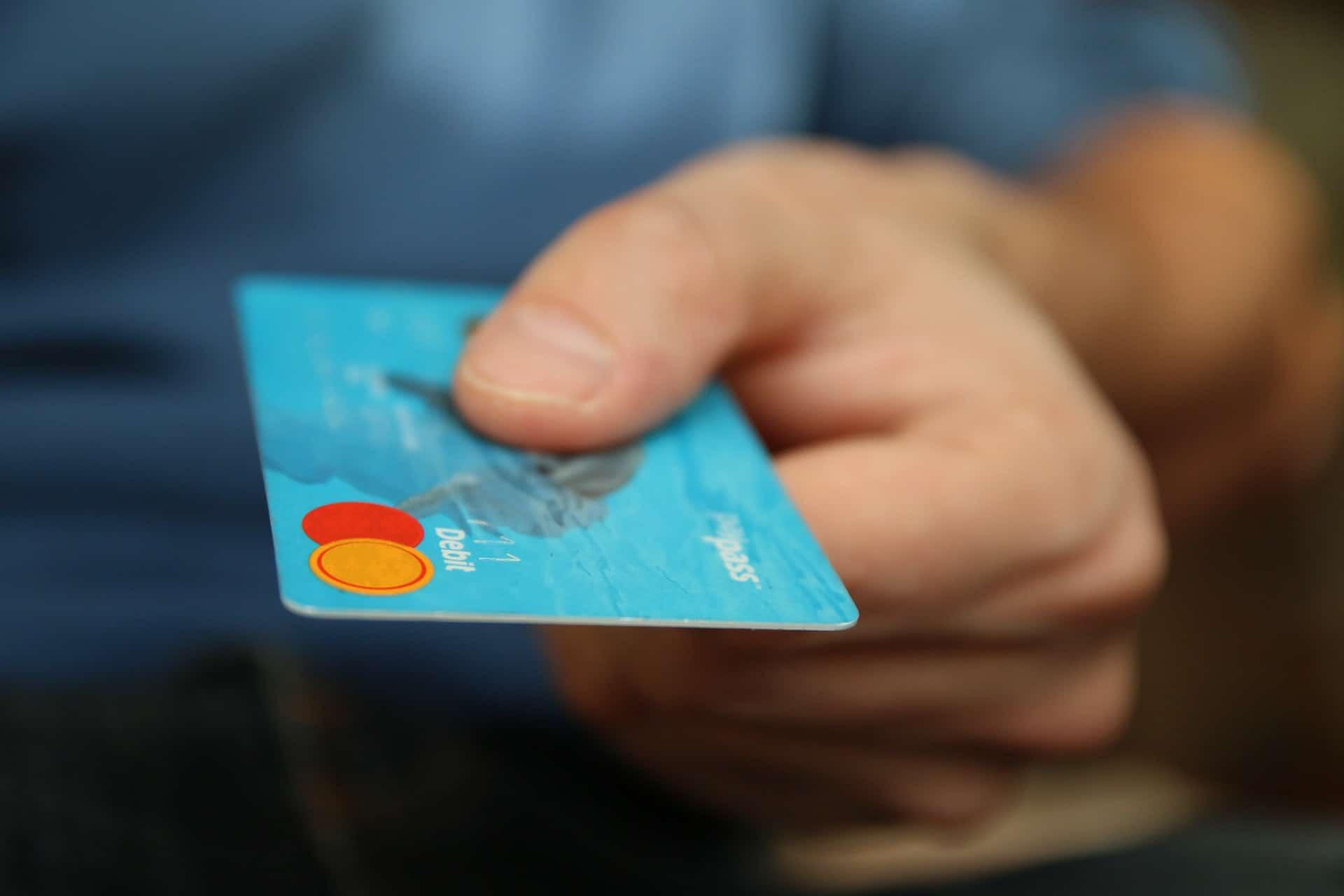 Με ένα «κλικ» σε 12 δόσεις όλες οι οφειλές προς την εφορία