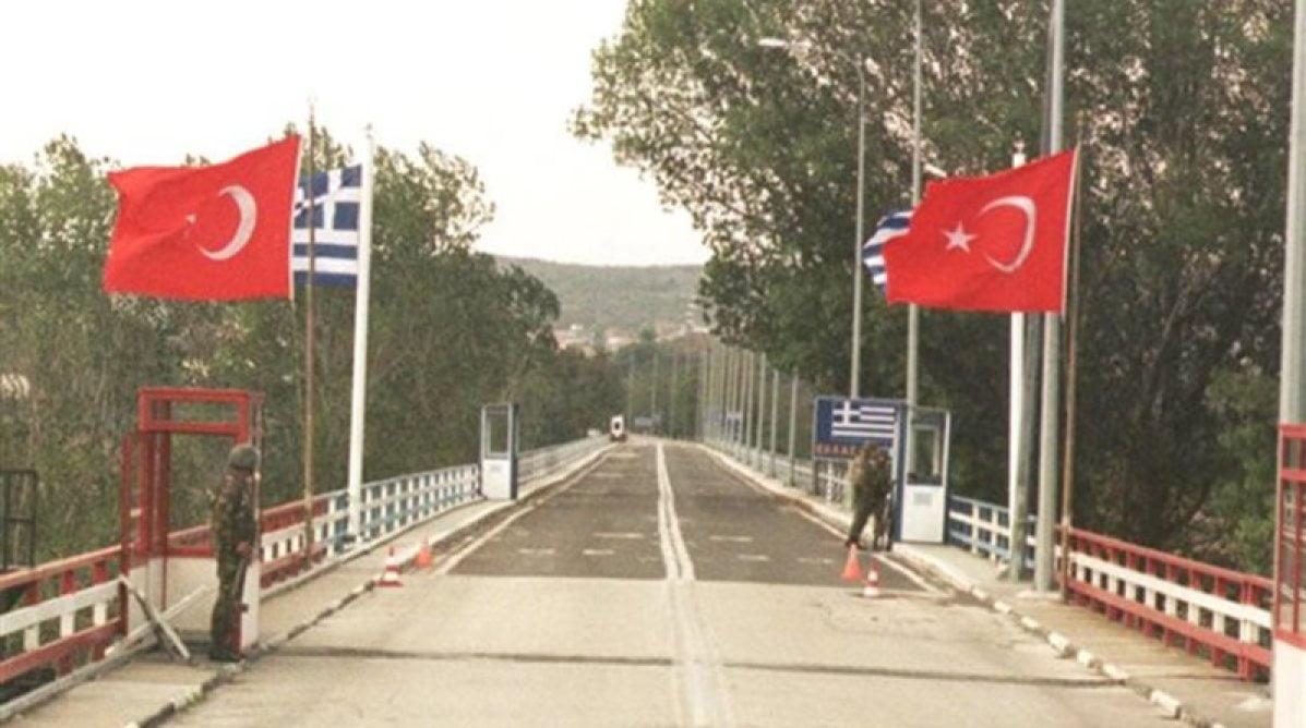 Ελεύθεροι οι τέσσερις Τούρκοι που συνελήφθησαν στον Έβρο Ελεύθεροι οι τέσσερις Τούρκοι που συνελήφθησαν στον Έβρο