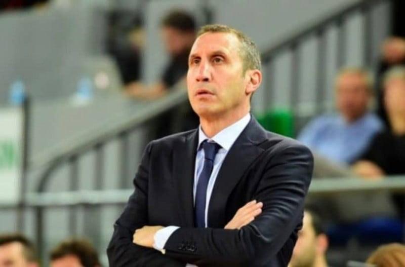 Συγκλονίζει ο προπονητής του Ολυμπιακού, Ντέιβιντ Μπλατ: Το σοβαρό πρόβλημα υγείας!