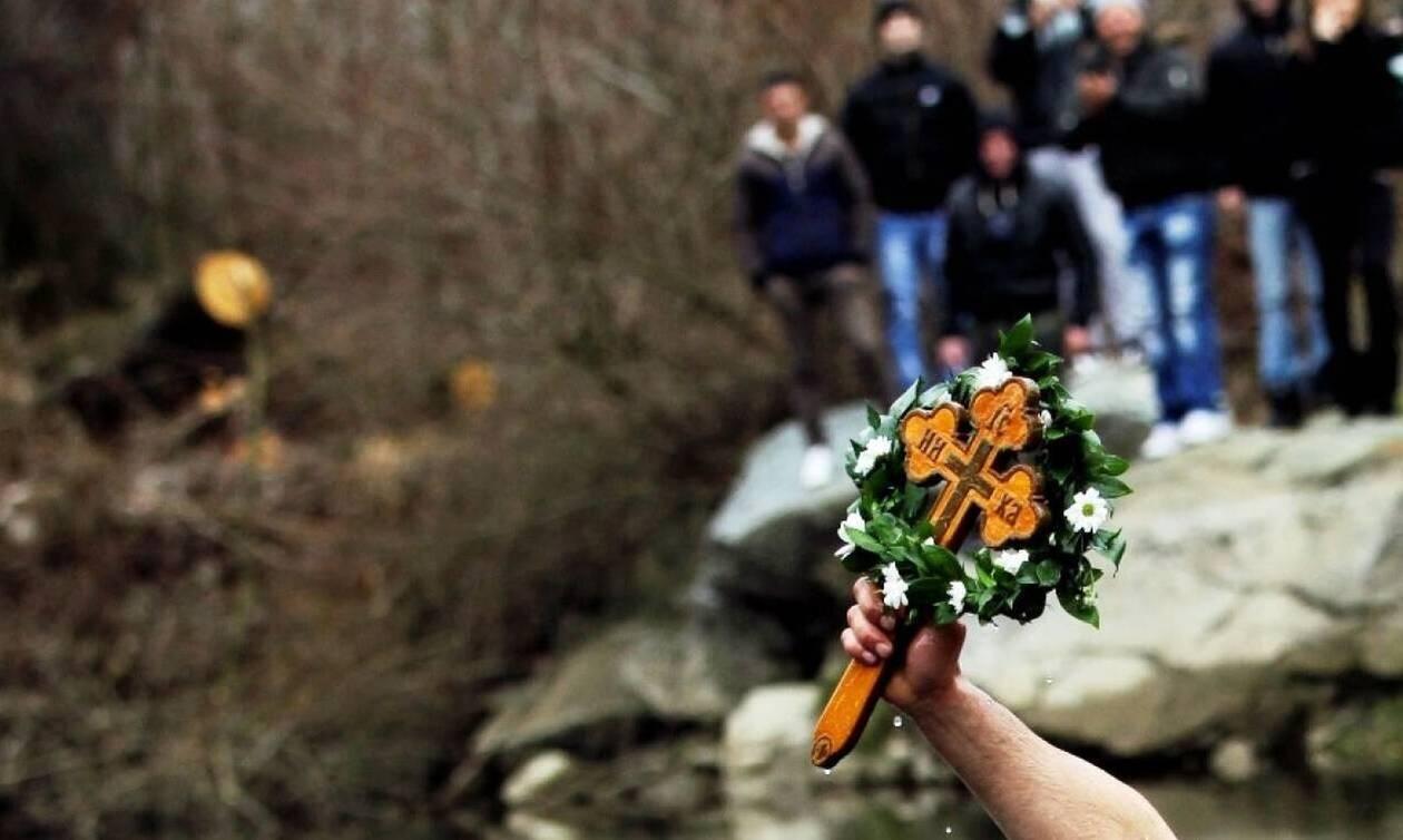 Θεοφάνεια: Ήθη και έθιμα όλης της Ελλάδας