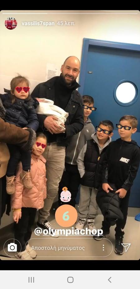 Το έκτο τους παιδί υποδέχτηκαν ο Βασίλης Σπανούλης και η Ολυμπία Χοψονίδου. Η πρώην σταρ Ελλάς έφερε στον κόσμο ένα υγιέστατο κοριτσάκι.