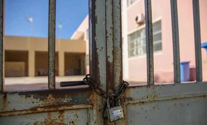 Κλειστά σχολεία λόγω κορονοϊού: Όλη η λίστα του υπουργείου Παιδείας