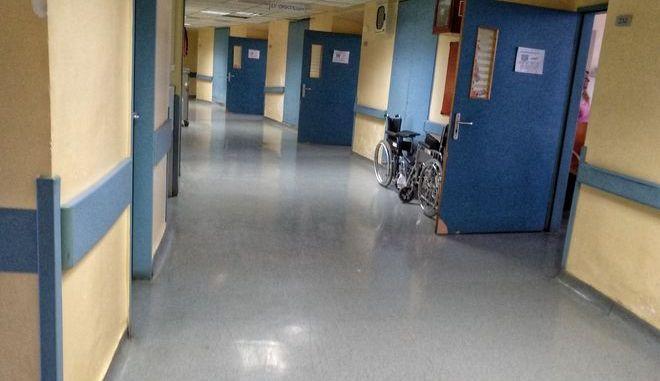 Θεσσαλονίκη: Γυναίκα ξυλοκόπησε νοσηλεύτρια και υπάλληλο του νοσοκομείου Παπαγεωργίου Θεσσαλονίκη: Γυναίκα ξυλοκόπησε νοσηλεύτρια και υπάλληλο του νοσοκομείου Παπαγεωργίου