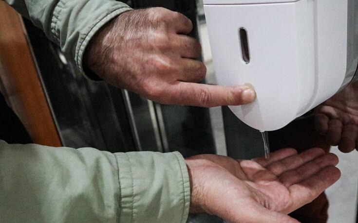 Κορονοϊός: Τα Συμπτώματα και Πότε πρέπει κάποιος να Ελεγχθεί για COVID-19