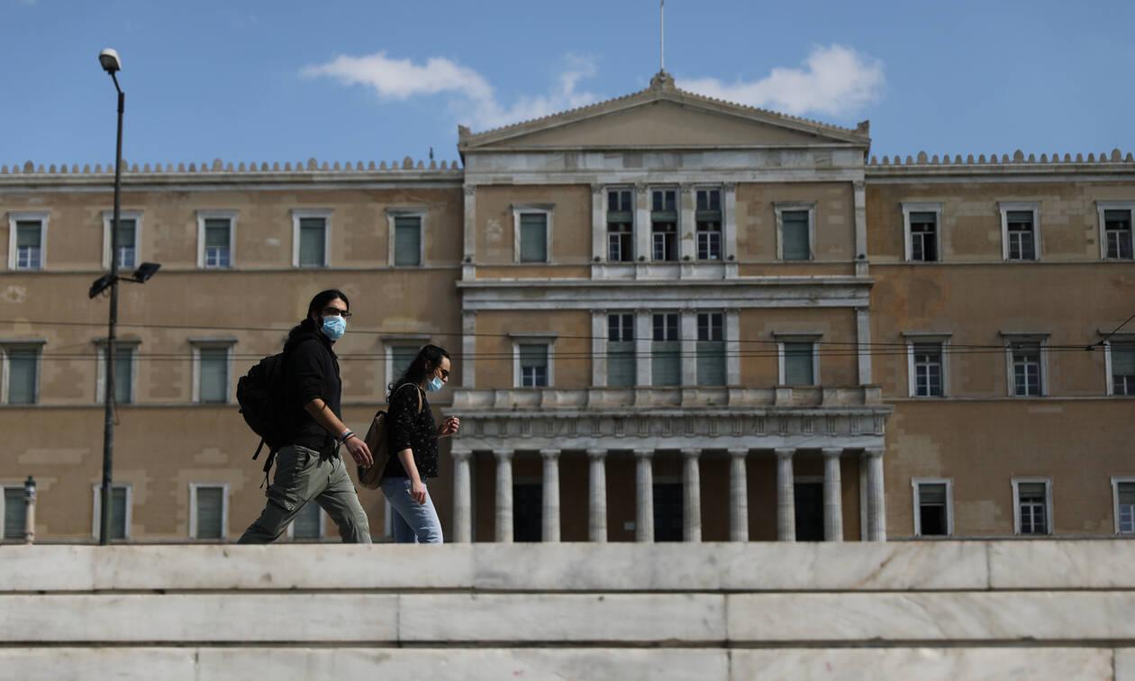 Κορονοϊός - Απαγόρευση κυκλοφορίας: Πότε και πώς θα εφαρμοστεί; Ποιοι θα επιτρέπεται να κυκλοφορούν