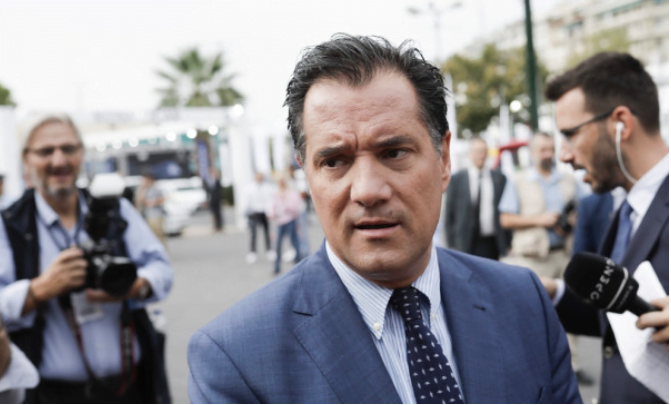 adonis-georgiadis Άδωνις Γεωργιάδης : «Τι να τα κάνετε τα λεφτά; 300 κιλά θα γίνετε!»