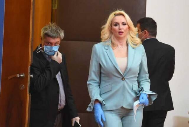 darija-kisic Η εντυπωσιακή και πληθωρική επιδημιολόγος που καθηλώνει του Σέρβους