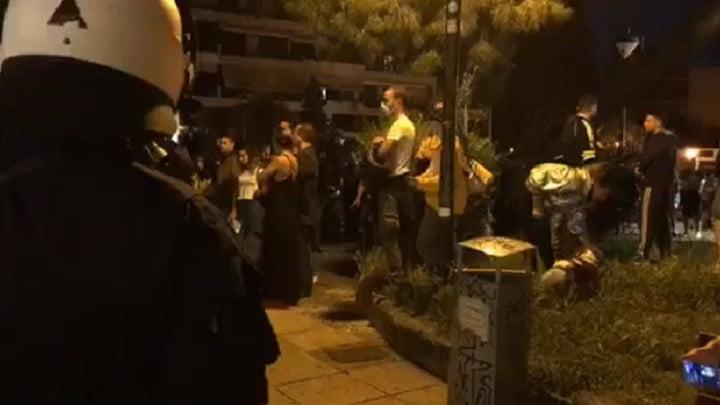 Αγία Παρασκευή: Ένταση στην πλατεία Αγίου Ιωάννου - Επί ποδός η αστυνομία