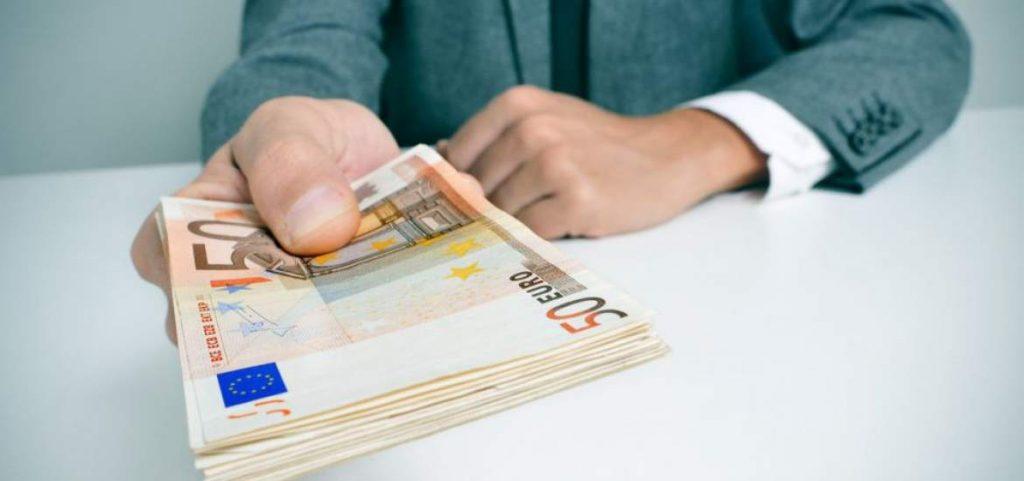 200 ευρώ κάθε μήνα για έναv χρόνο σε άνεργους – Ποιοι το δικαιούνται