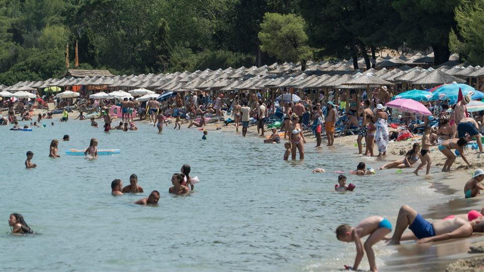 paralia-nhsi-kalokairi-elladaartghrou Το Σαββατοκύριακο ανοίγουν οι οργανωμένες παραλίες