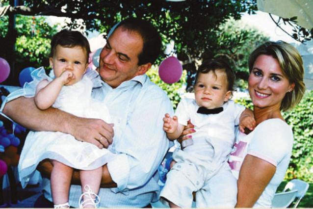 Τα δίδυμα του Κώστα Καραμανλή έγιναν 17 ετών – Η Αλίκη έχει πράσινα μάτια και είναι μια καλλονή