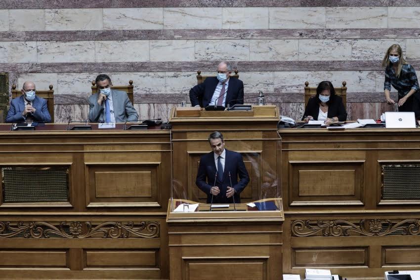 Μητσοτάκης στην Βουλή: Εφάπαξ σε όλους τους συνταξιούχους τα αναδρομικά!