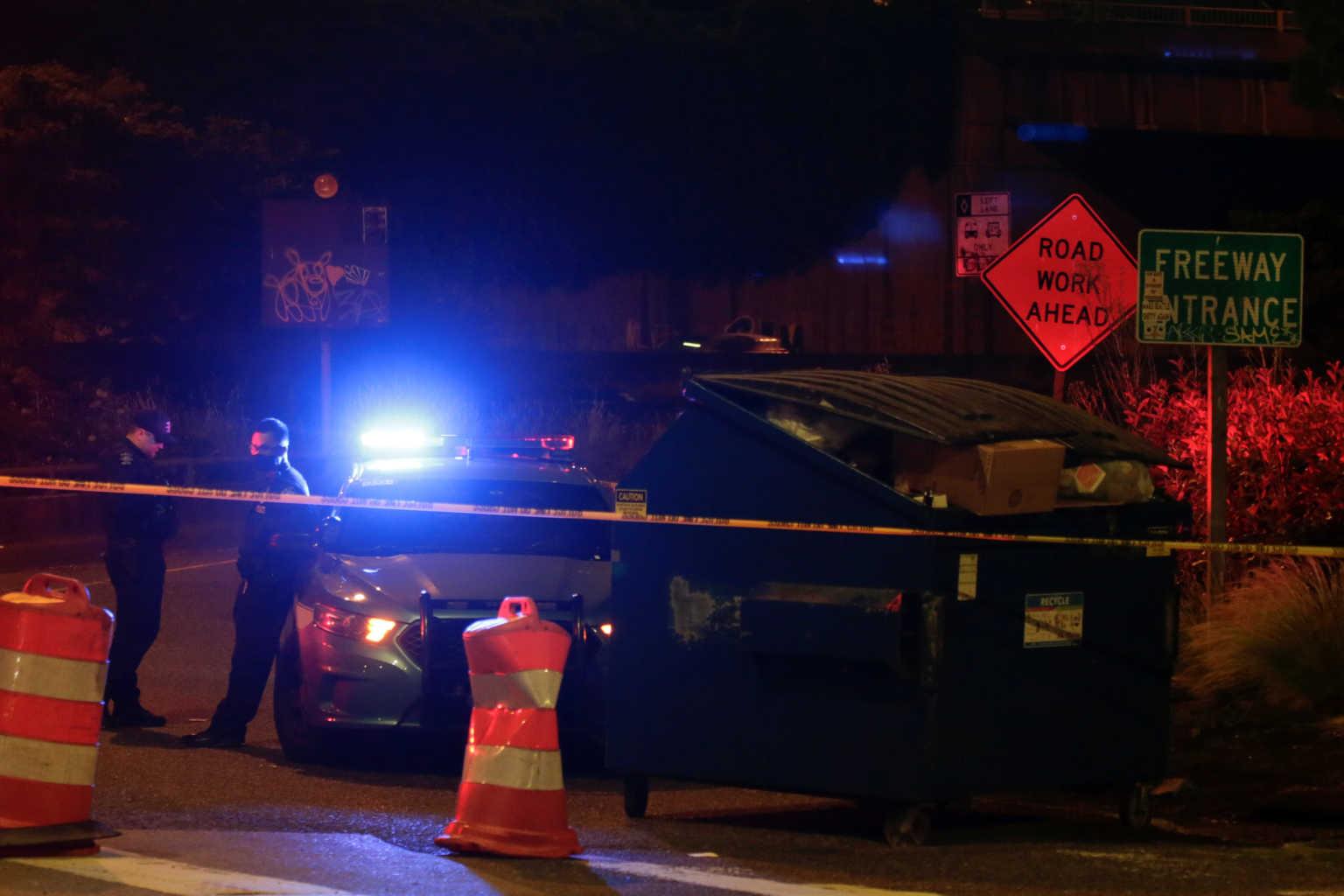 ΠΡΟΣΟΧΗ ΣΚΛΗΡΕΣ ΕΙΚΟΝΕΣ - Σιάτλ: Η στιγμή που το λευκό αυτοκίνητο χτυπά τις διαδηλώτριες και τις εκσφενδονίζει!