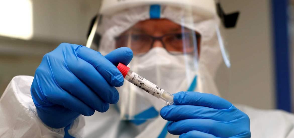 Κορωνοϊός: Αυτό είναι το στοιχείο που τρομάζει τους λοιμοξιωλόγους