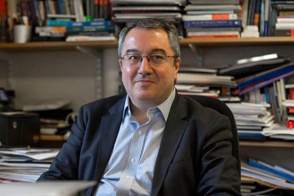 ilias-mosialos-re-500-960x640 Δια στόματος Μόσιαλου: Ο λόγος που νοσηλεύονται οι πλήρως εμβολιασμένοι