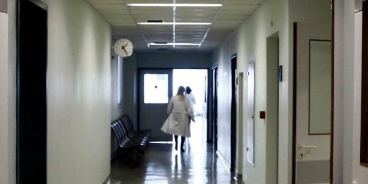 nosokomeio_ape-750x375 Έτσι πάμε για 1000 κρούσματα τη μέρα: Η εικόνα-ντροπή που στέλνει την Ελλάδα στα βράχια (Vid)