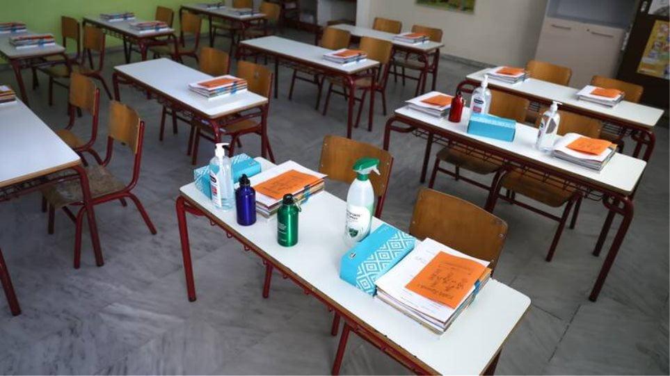 Πελώνη: Μπορεί να μην ανοίξουν τα σχολεία τη Δευτέρα, ούτε το click away
