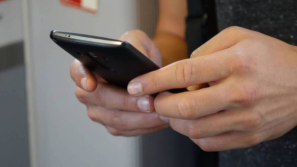 SMS στο 13033: Πότε θα καταργηθεί και θα απελευθερωθούν οι μετακινήσεις