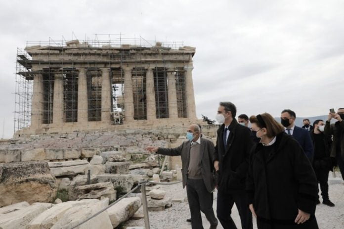 «Ασπίδα» Μητσοτάκη για Μενδώνη: Στεκόμαστε δίπλα στα δύσκολα, έχει βοηθήσει πολύ «Ασπίδα» Μητσοτάκη για Μενδώνη: Στεκόμαστε δίπλα στα δύσκολα, έχει βοηθήσει πολύ