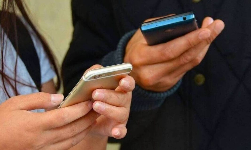 SMS 13033 Κωδικοί μετακίνησης έως 1 Μαρτίου 2021 Κατάργηση SMS: «Κλείδωσε» – Το τελευταίο μήνυμα στο 13033