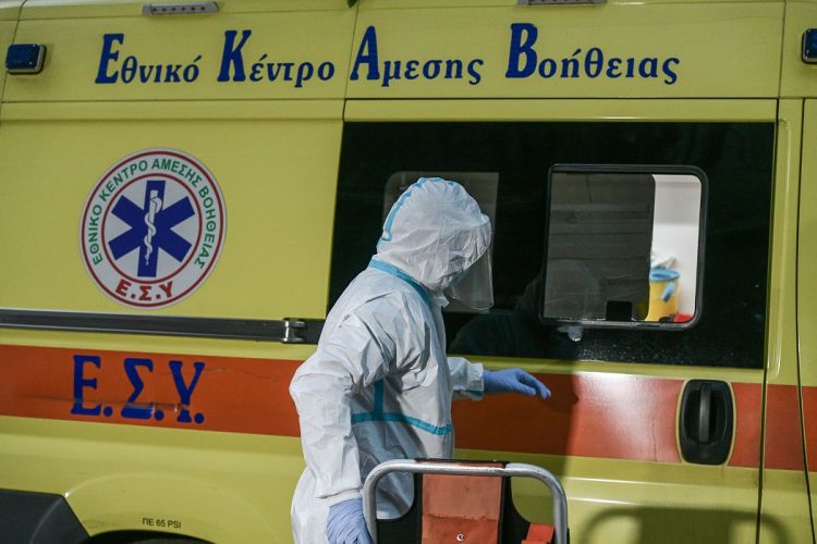 ekav_koronoiois Θρήνος στην Ναύπακτο: Ζευγάρι πέθανε από κορωνοϊό με διαφορά λίγων ημερών