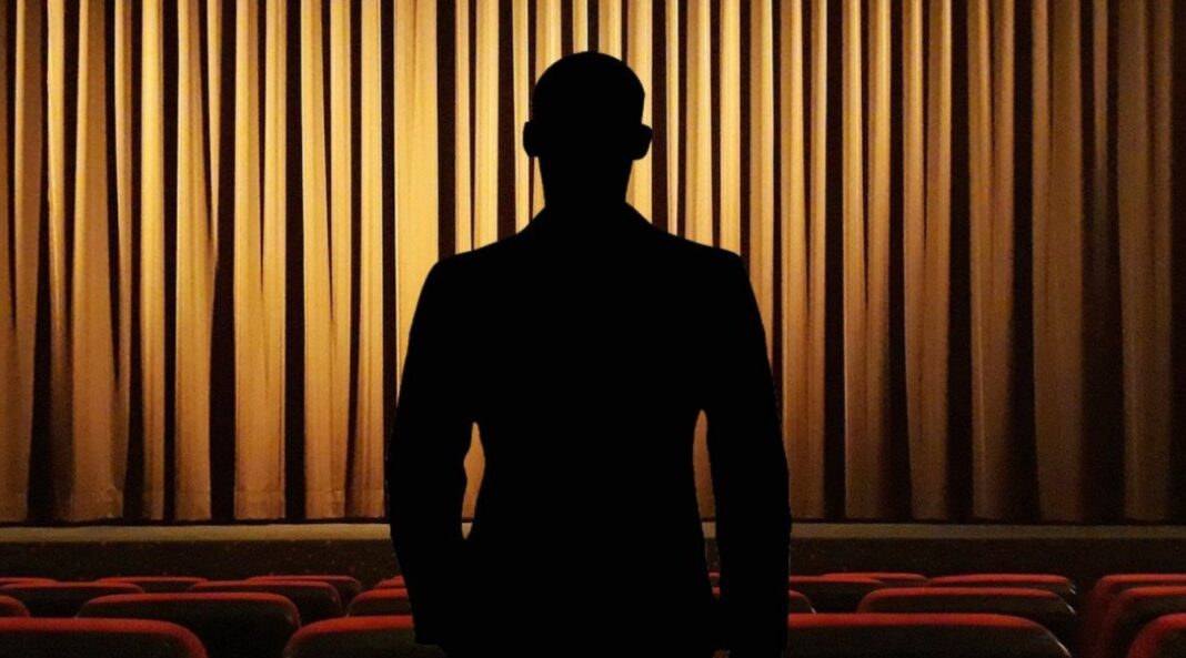 «Βόμβα»: 25 νέες καταγγελίες κατά ηθοποιού και σεναριογράφου