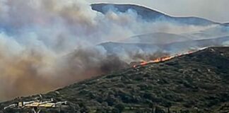 Κόλαση φωτιάς: Κινείται προς το Αλεποχώρι το μέτωπο Κόλαση φωτιάς: Κινείται προς το Αλεποχώρι το μέτωπο