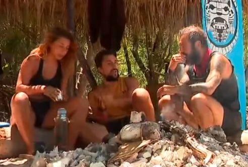 Survivor: Άφαντος ο σύντροφος της Μαριαλένας στο έπαθλο επικοινωνίας Survivor: Άφαντος ο σύντροφος της Μαριαλένας στο έπαθλο επικοινωνίας