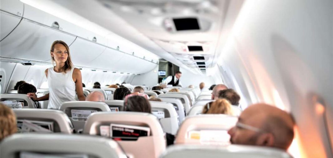 Χάος στον αέρα: Αεροπλάνο έπεσε 28.000 πόδια σε 8 λεπτά λόγω προβλήματος στην πίεση της καμπίνας