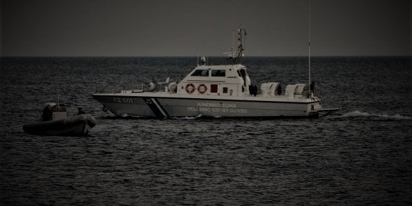 Συναγερμός για ακυβέρνητο σκάφος με 170 επιβάτες