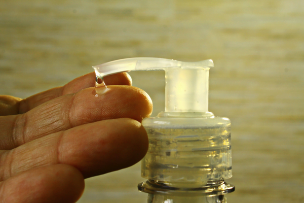 Ο ΕΟΦ απαγορεύει πασίγνωστο αντισηπτικό Dettol