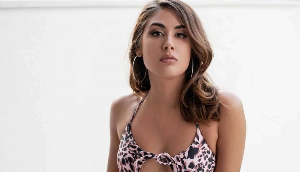 Αναστατώνει τη Μύκονο η Έλενα Κρεμλίδου!