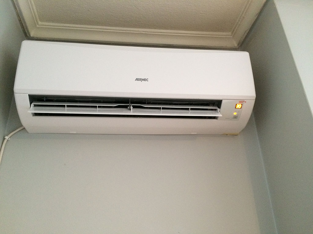 Πως να κάνετε το κλιματιστικό σας να δουλεύει όλο το βράδυ με κόστος 0,07€