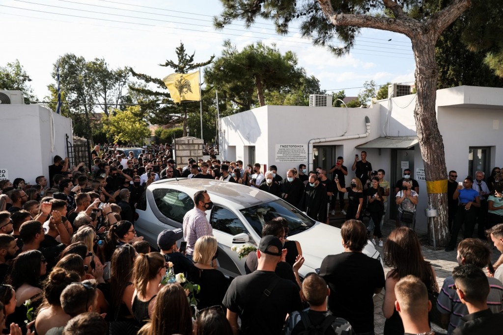 Κηδεία Mad Clip – Η σπαρακτική σκηνή που λίγοι είδαν