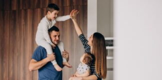 Ποιοι γονείς θα λάβουν επίδομα 250 ευρώ Ποιοι γονείς θα λάβουν επίδομα 250 ευρώ