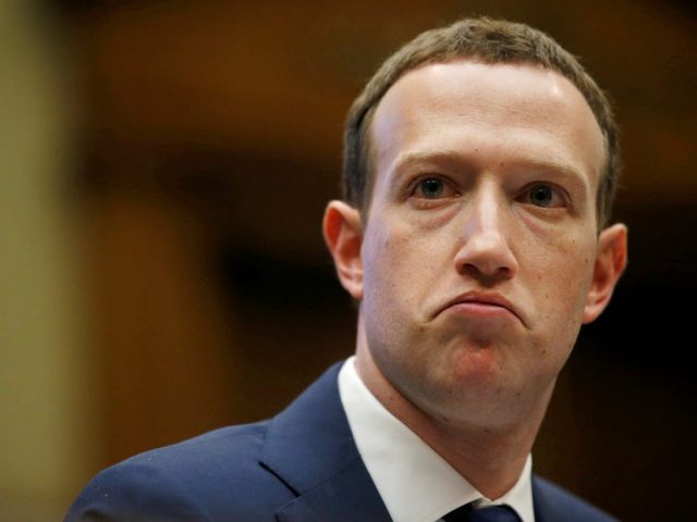 Facebook: Ιστορικό κρασάρισμα - Πόσο «κόστισε» αυτό στον Μαρκ Ζούκερμπεργκ;