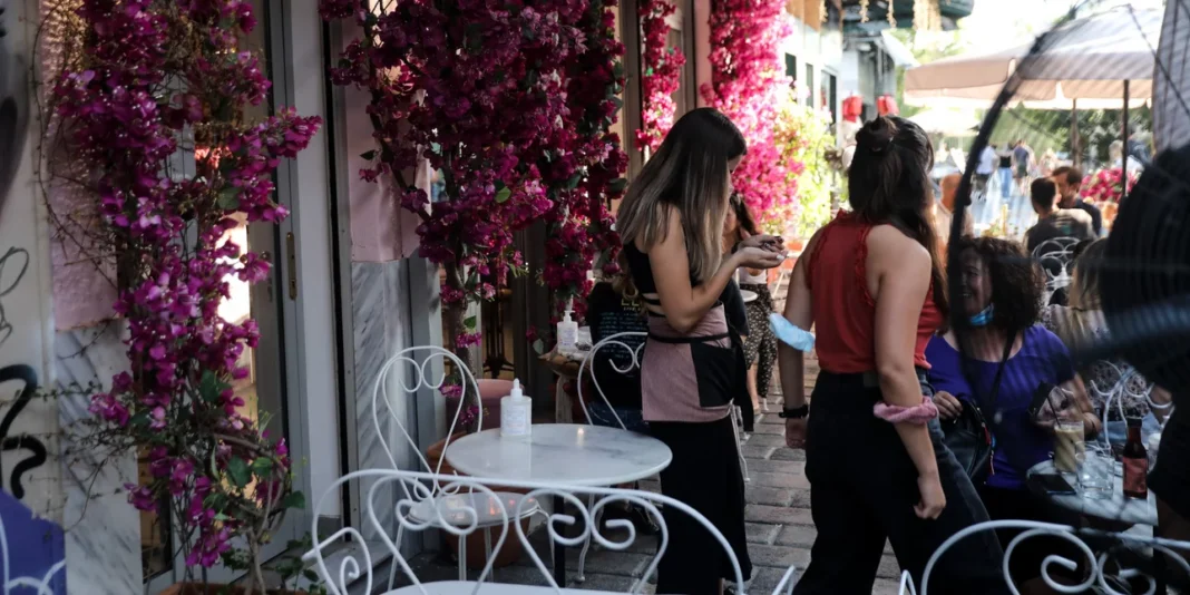 Καμπανάκι ειδικών στην κυβέρνηση - Λάθος μήνυμα ότι τελείωσε η πανδημία Καμπανάκι ειδικών στην κυβέρνηση - Λάθος μήνυμα ότι τελείωσε η πανδημία