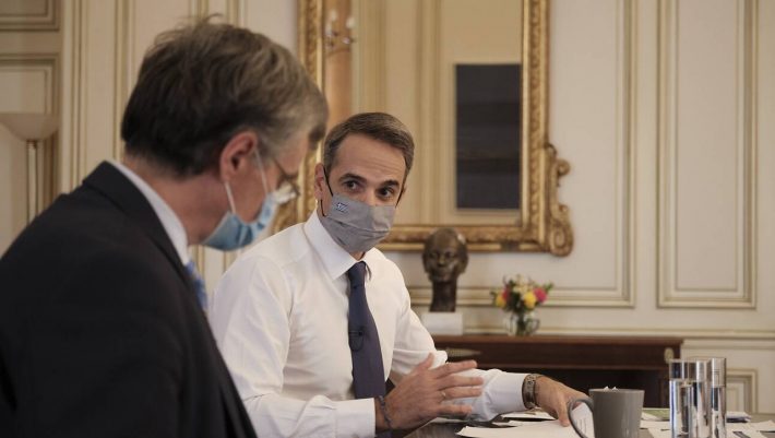 Μόνο για ανεμβολίαστους: Αυτά είναι τα μέτρα της κυβέρνησης αν συνεχιστεί η έκρηξη κρουσμάτων