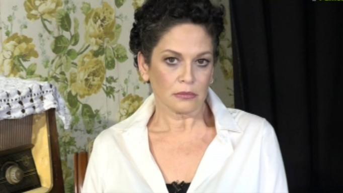 Ρέα Τουτουνζή: «Ήταν τρομερά άτιμο, η συγκεκριμένη ηθοποιός το έκανε σε όλους τους συναδέλφους της»