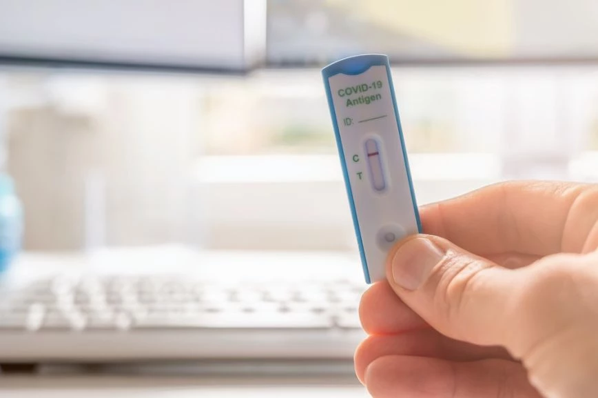 Σαρηγιάννης: Υποχρεωτικά τεστ και για τους εμβολιασμένους